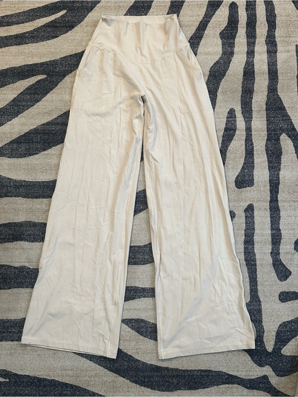 Aeire Wide Leg Textured Leggings